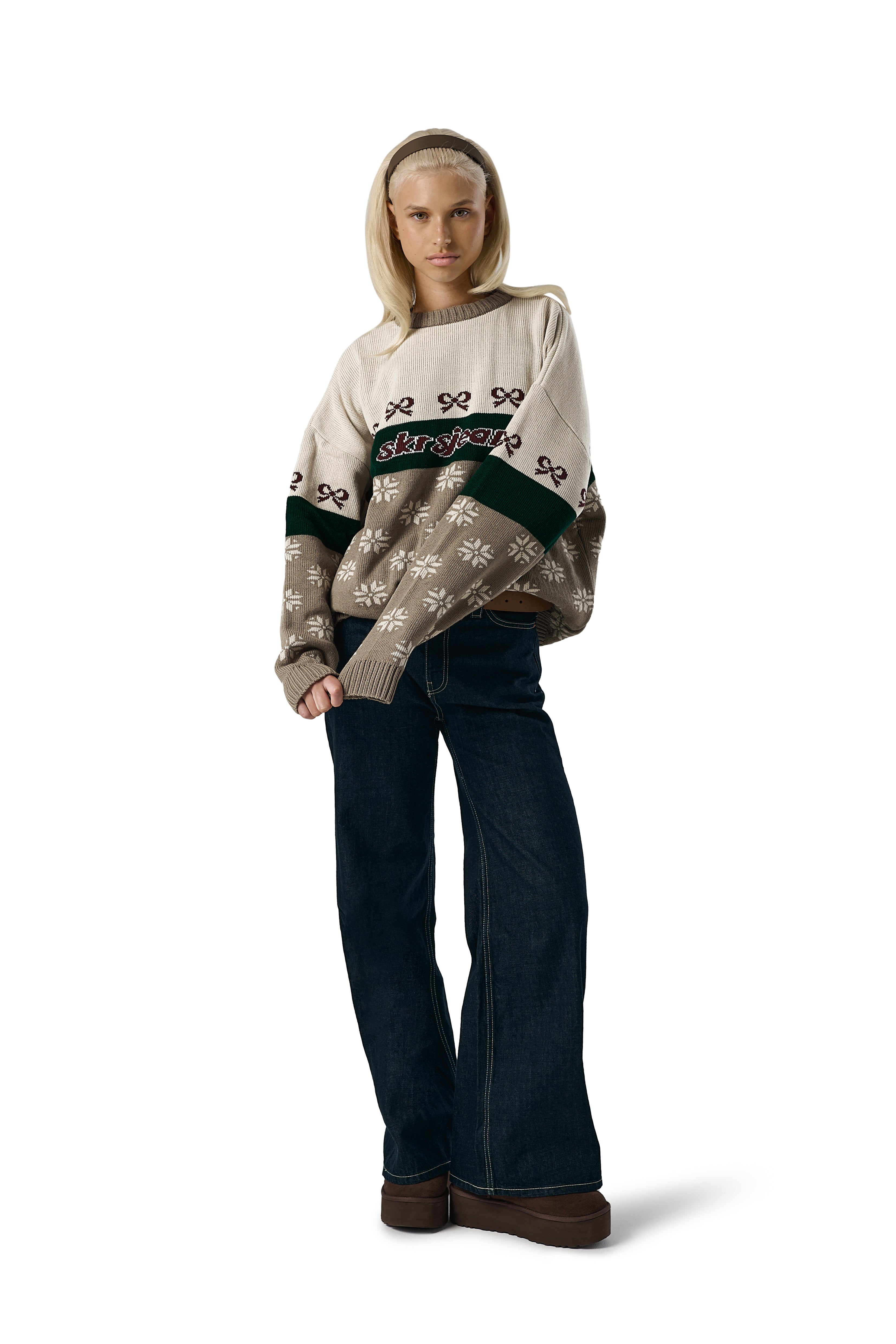 Model Josefine is 5'9" and wears size S.